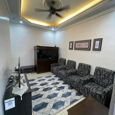 Homestay Shimahjay Telok Mas Melaka Exterior photo