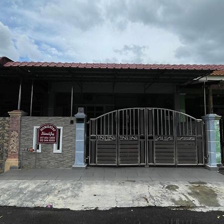 Homestay Shimahjay Telok Mas Melaka Exterior photo